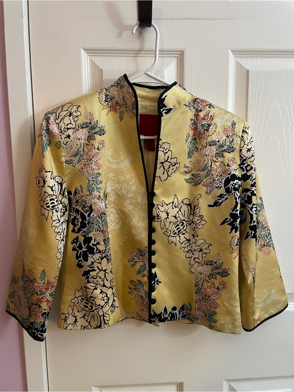 NEW JS Collections 100% Silk Yellow Satin Floral Cropped Blazer with Black Trim